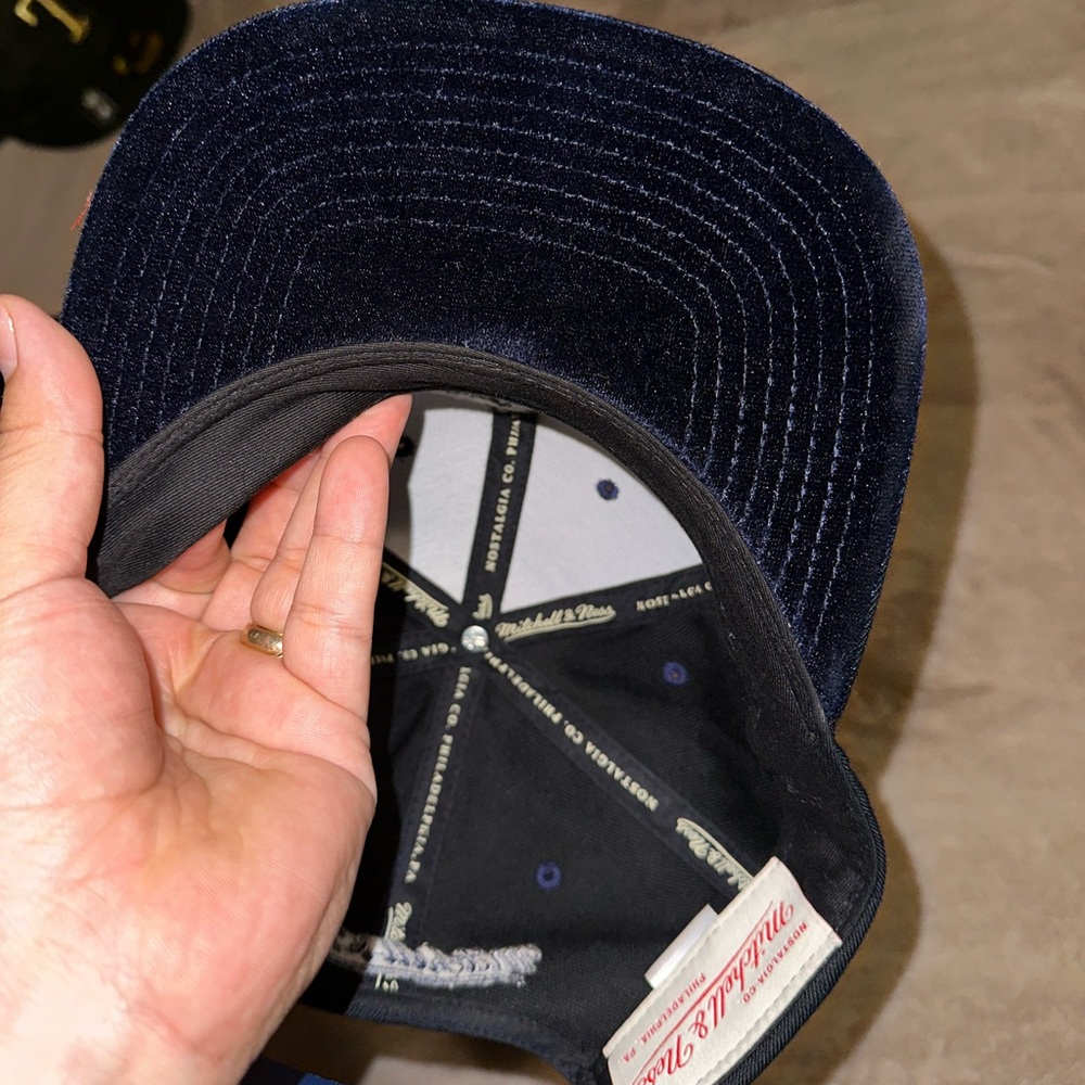 Rare Dallas Maverick’s Velvet bottom hat snap back - Picture 2 of 5